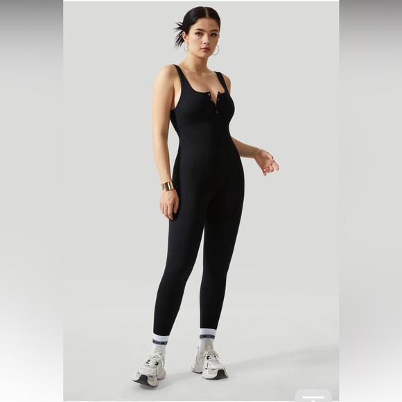 Women’s Thread Press Button Tummy Control Jumpsuit Medium. Only worn once. - Picture 8 of 12